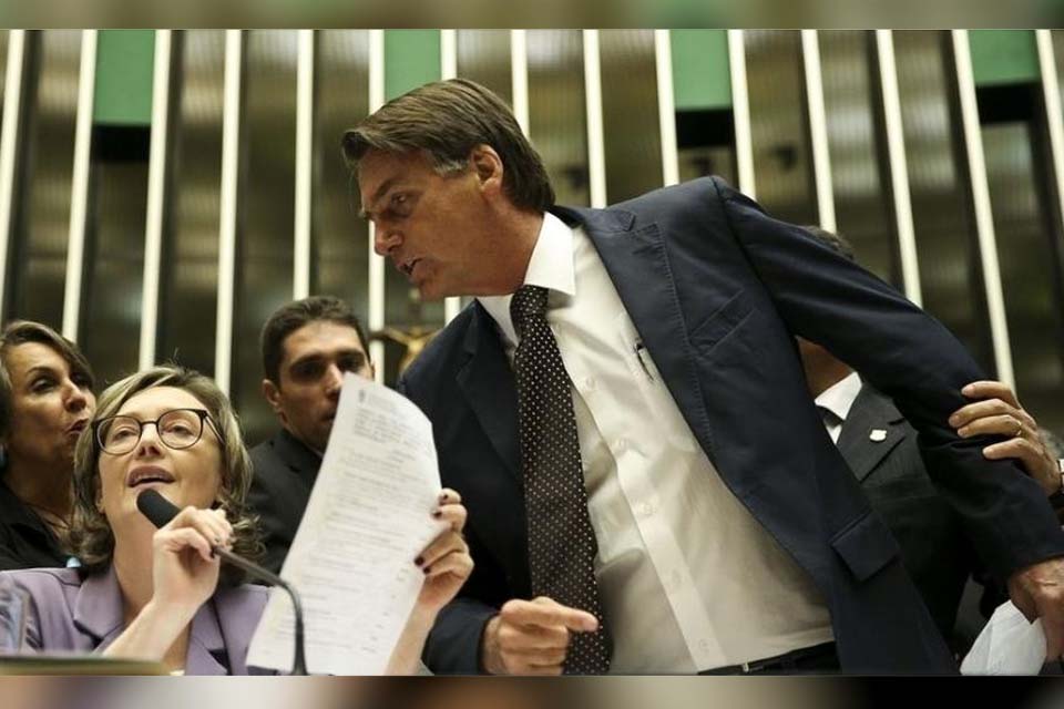 Bolsonaro vira réu na Justiça do Distrito Federal por incitação ao crime de estupro