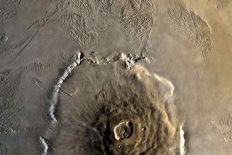 Superfície de Marte é totalmente fotografada por sonda chinesa