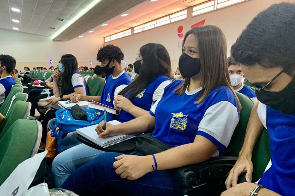 Cadastro para reserva de vaga online em escolas da rede estadual inicia nesta segunda-feira, 17, e ocorrerá em duas etapas, com datas diferentes