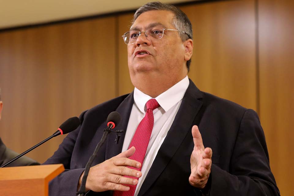 Flávio Dino diz que pacificação do país tem de ser centrada no respeito à lei