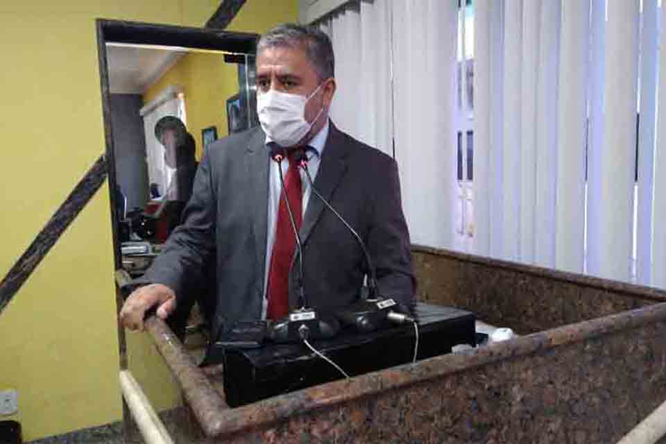 Vereador Fogaça quer que bancos façam provas de vida a idosos na região do Baixo Madeira