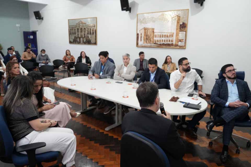 Prefeitura de Porto Velho sela projeto para ampliar vagas na educação infantil