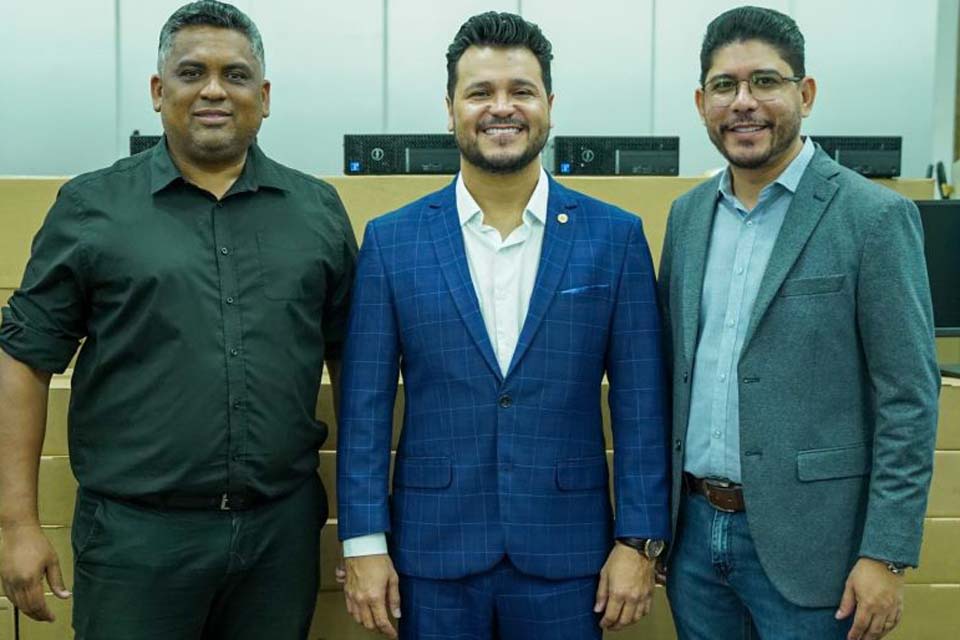 Deputado Marcelo Cruz valoriza retomada do curso de Informática na Escola do Legislativo