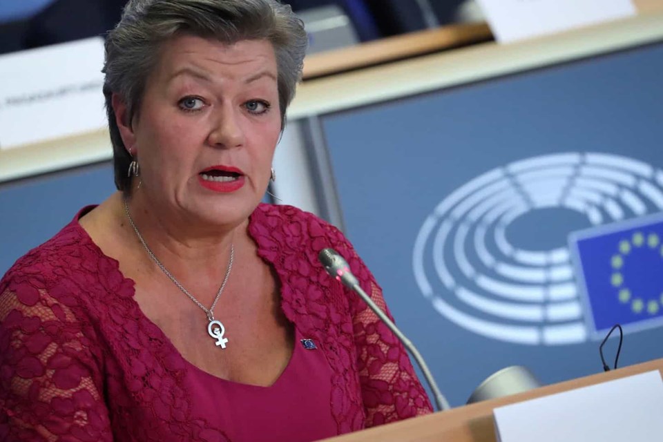 Bruxelas apoia investigações a denúncias sobre expulsões de migrantes