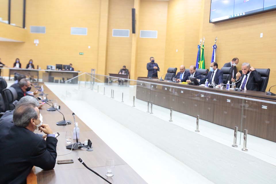 Deputados estaduais votam projetos e vetos do Executivo; destaque para a aprovação de crédito suplementar