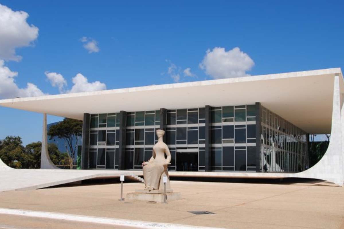 Supremo Tribunal Federal: Piso do magistério corre risco com flexibilização de direitos trabalhistas