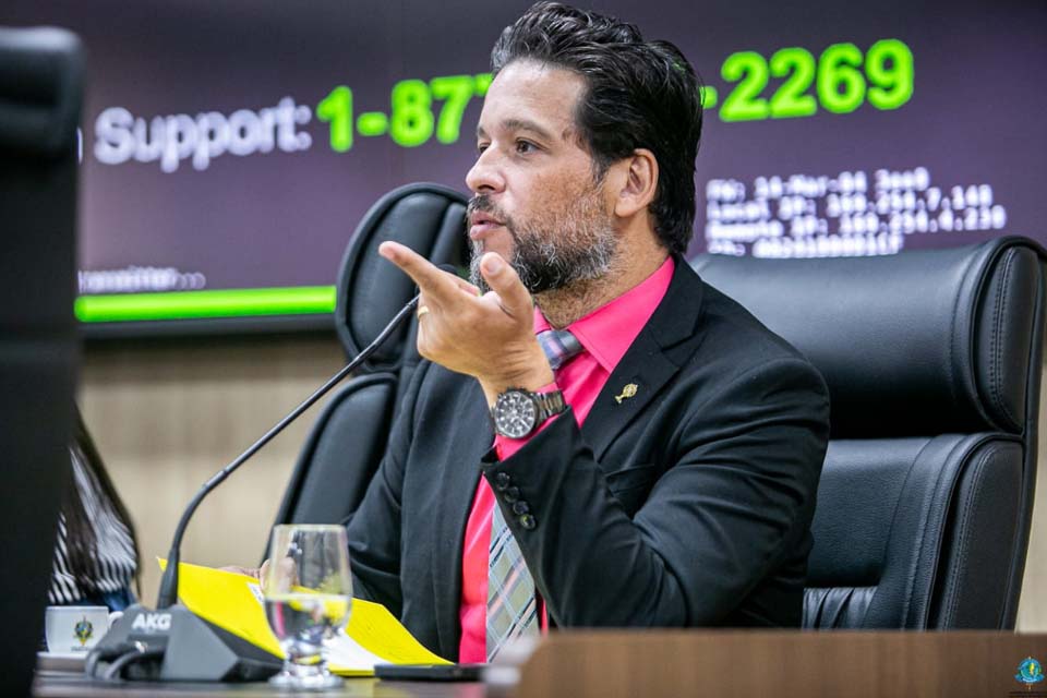 CCJR aprova projeto do deputado Delegado Camargo que proíbe bloqueadores hormonais e cirurgias de transição de gênero em menores em Rondônia