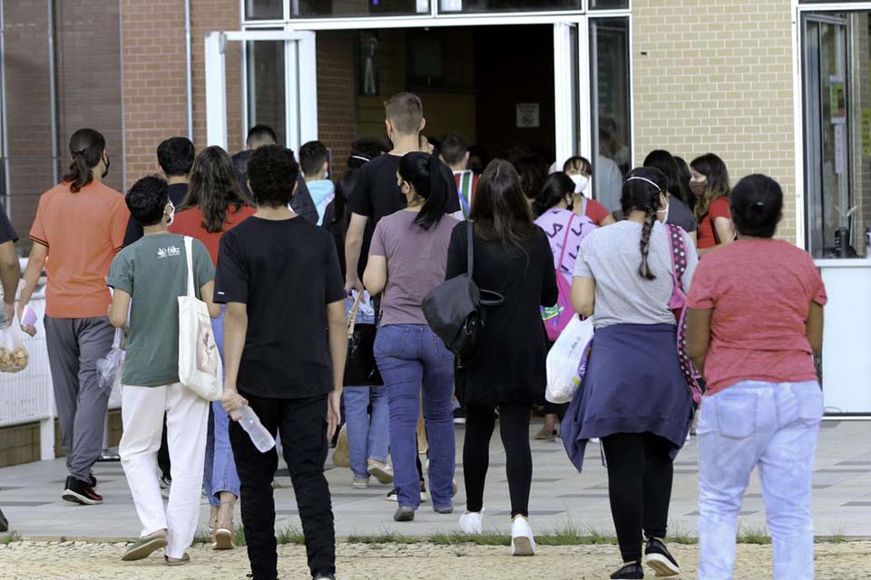 Inep publica edital para versão impressa do Exame Nacional do Ensino Médio 2022
