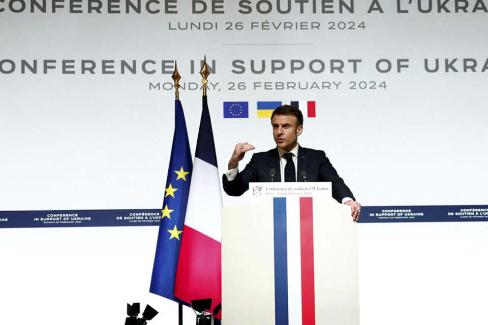 Macron sobe tom contra Putin e não descarta envio de tropas à Ucrânia