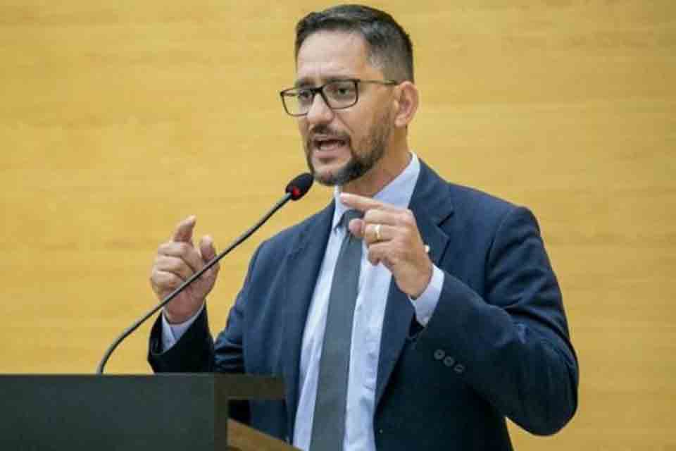 Anderson Pereira indica necessidade da continuação do pagamento do auxilio-covid aos profissionais da segurança pública e saúde