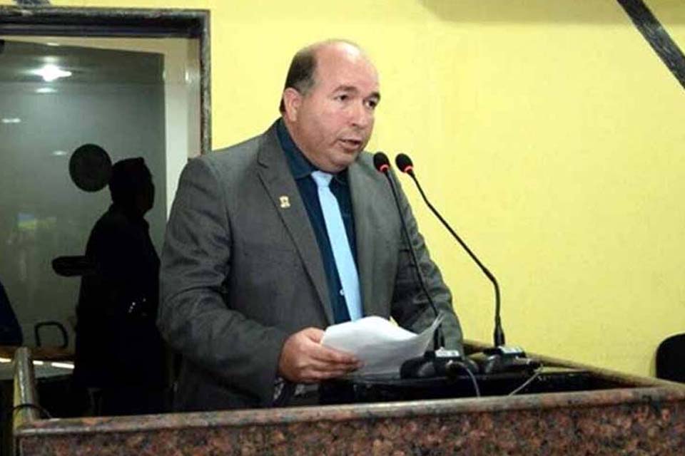 Edwilson Negreiros intervém e Prefeitura de Porto Velho providencia limpeza e encascalhamento no Ayrton Senna