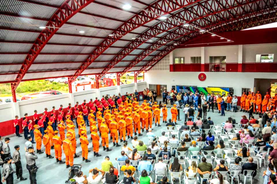 Governo amplia capacidade de atendimento com inauguração do quartel do Corpo de Bombeiros em Buritis