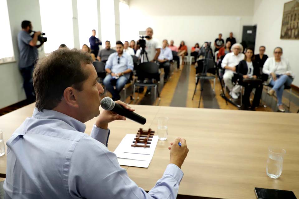 Prefeito Hidon Chaves cria Grupo de Trabalho para elaboração dos Planos de Saneamento e Gestão de Resíduos Sólidos