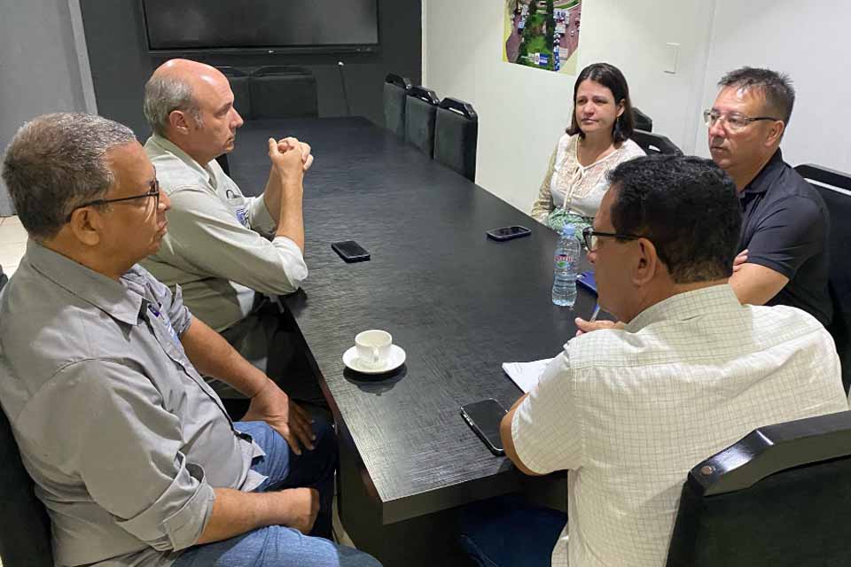 Prefeitura de Rolim de Moura assina ordem de serviço para construção de ponte de concreto na Linha 176