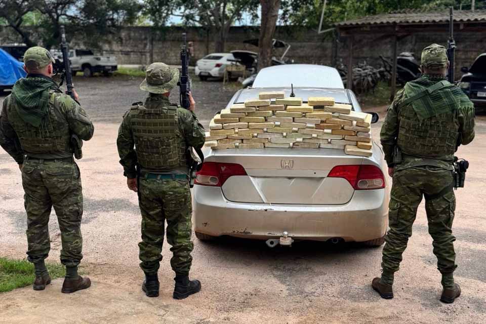 Motorista é preso ao ser flagrado com 51 tabletes de cocaína