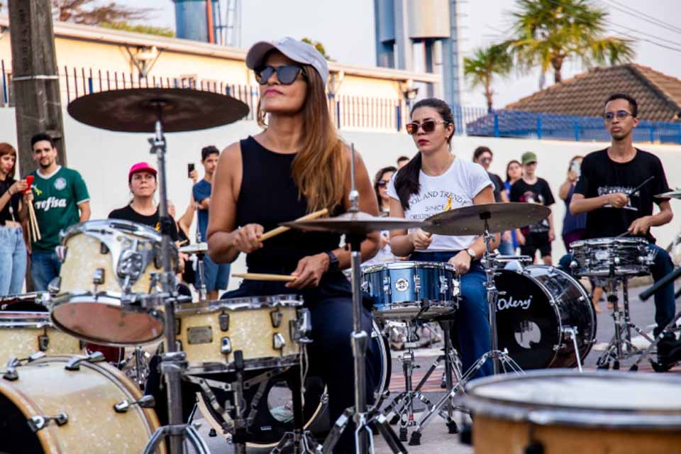 Centro Municipal de Arte e Cultura Jorge Andrade encerra semestre com apresentações alusivas ao Dia Mundial do Rock