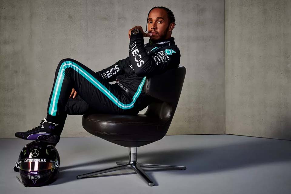 Na lista da Rainha, Lewis Hamilton é condecorado cavaleiro da coroa britânica