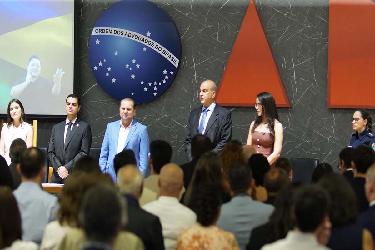 Em sessões conduzida por Cirone Deiró representantes da área do direito são homenageados em Cacoal
