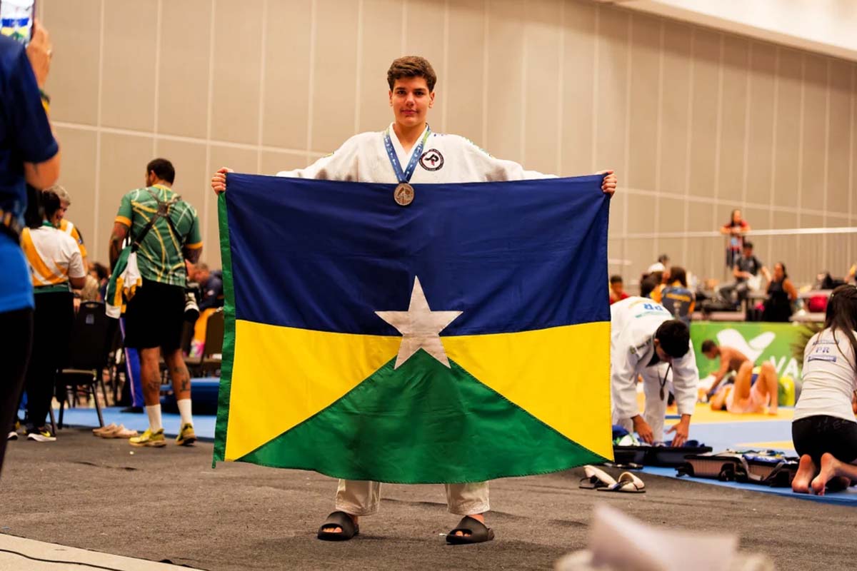 Judoca de Rondônia conquista prata e faz história sendo o primeiro medalhista nos JEBs 2026