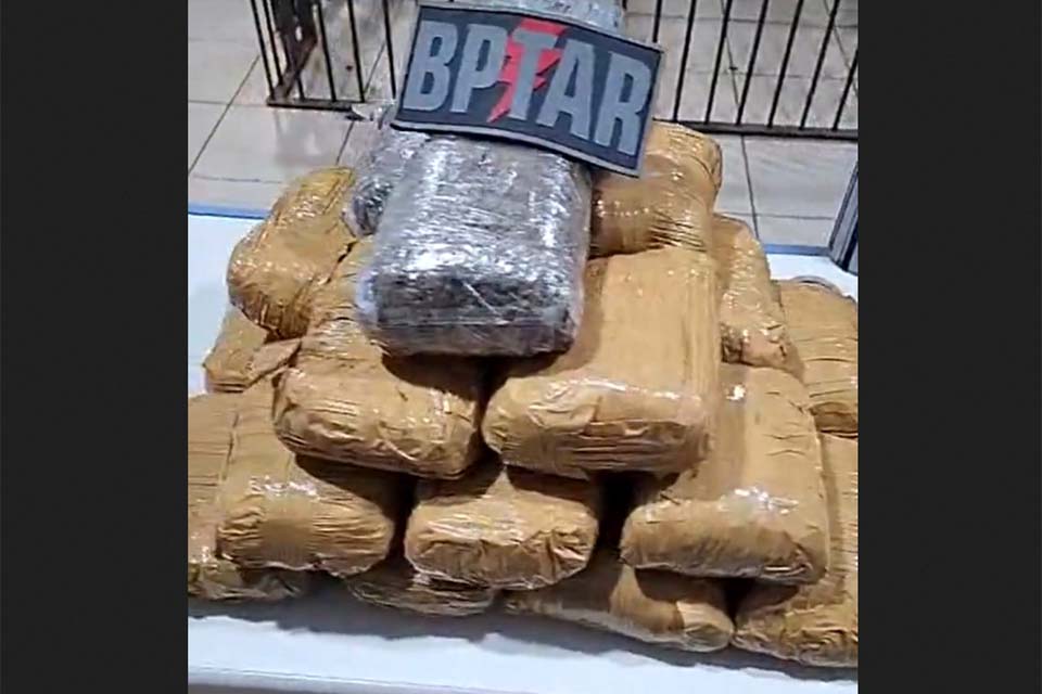 Adolescente de 16 anos é apreendido com 20 quilos de maconha na BR-364