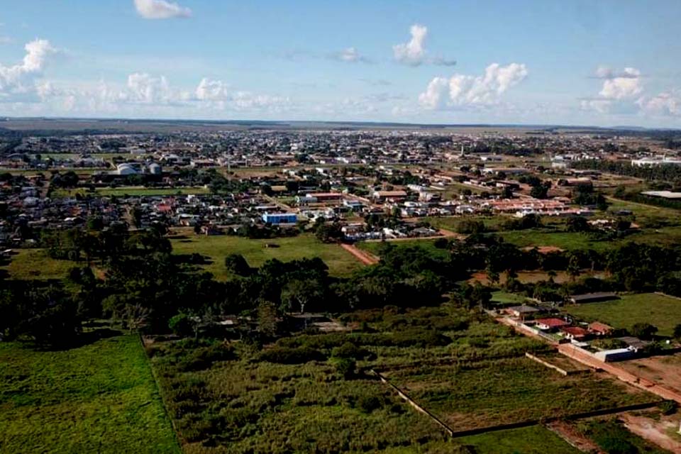 Advogados preparam ação na justiça contra lei municipal que criou IPTU em chácaras em 2017; prefeito promete acatar   