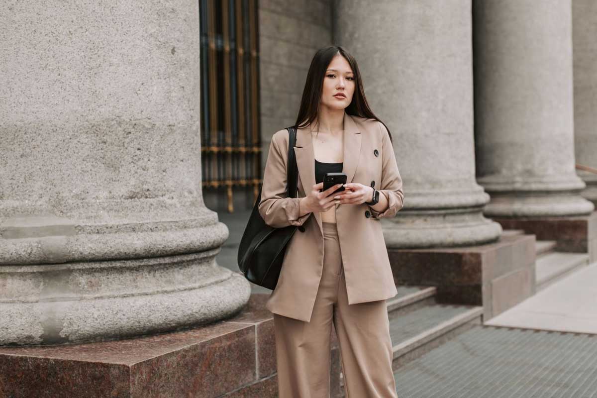 Como montar looks com sobreposições elegantes no inverno