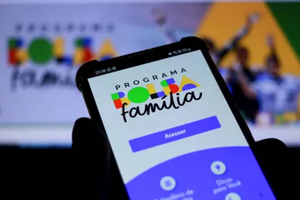 Bolsa Família: governo bloqueia e exige recadastro de 1,2 mi de 'famílias de uma pessoa só'