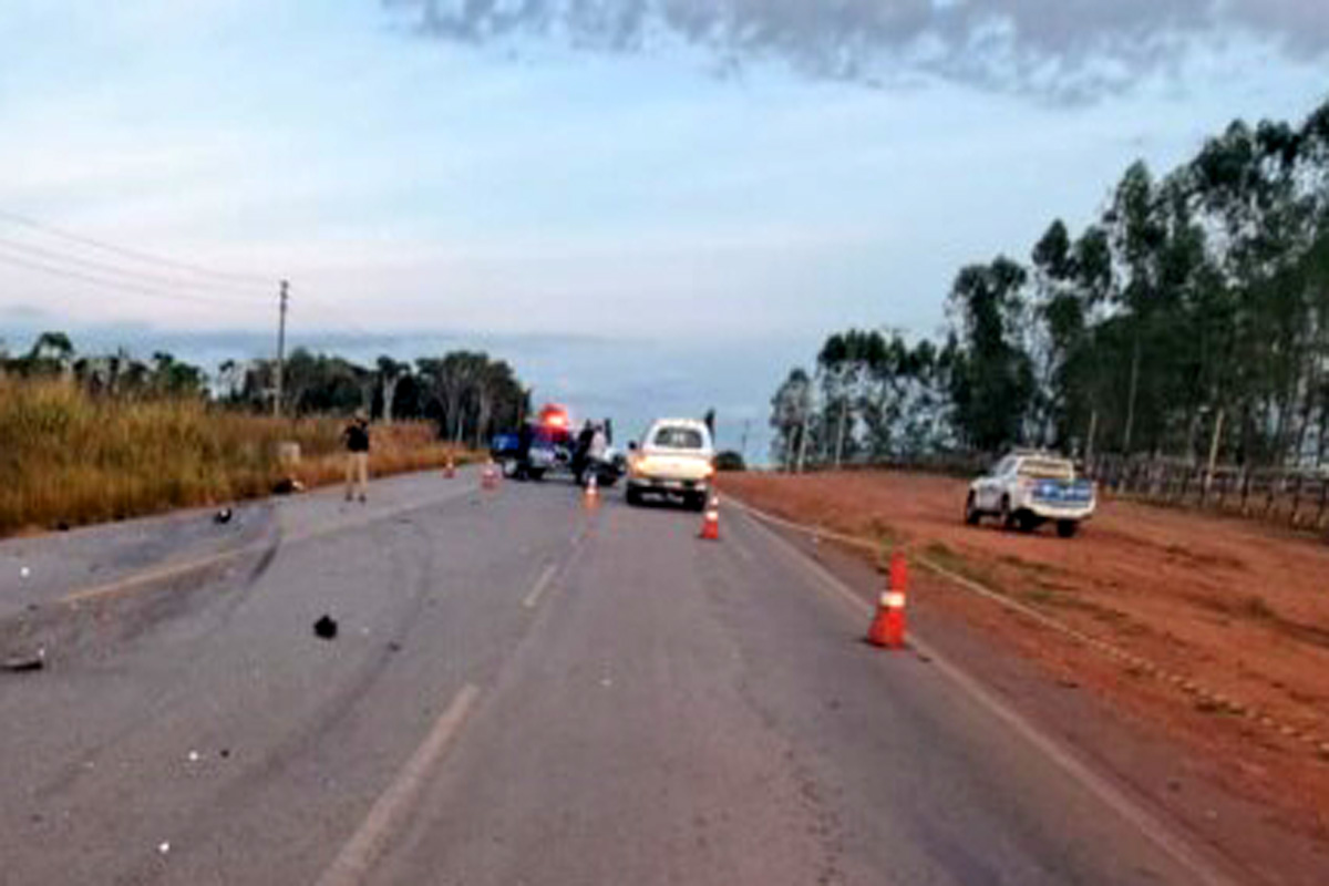 Motociclista morre após colisão frontal com ambulância na RO-010
