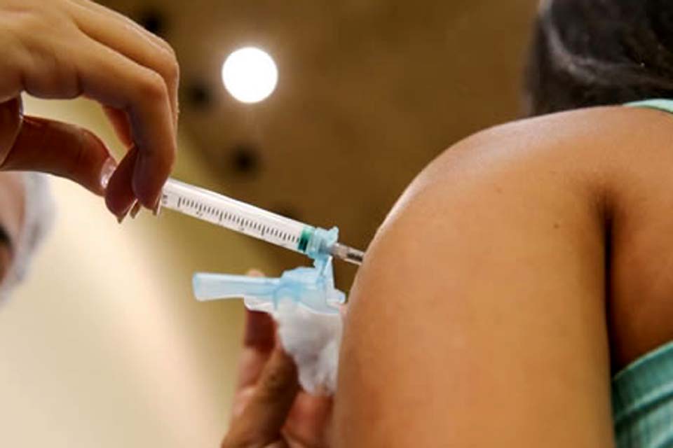 Prefeitura amplia para 40 anos ou mais, a vacinação contra covid-19 em pessoas com comorbidades