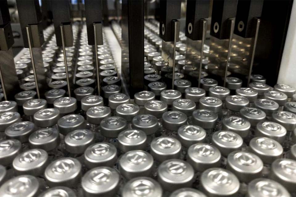 OMS diz que proteção de vacinas contra covid-19 é de seis meses