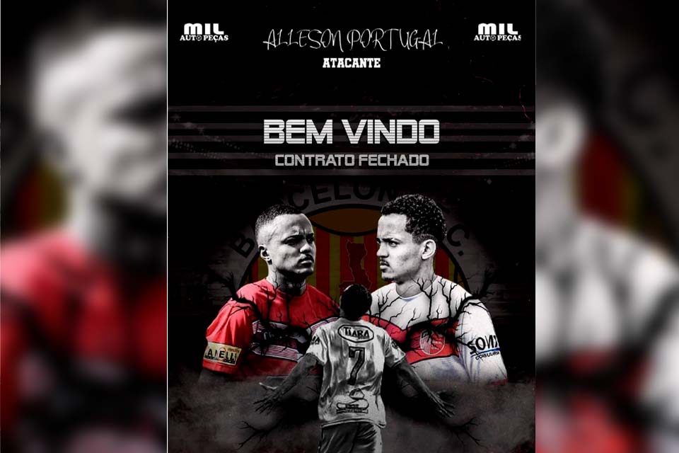 Barcelona contrata meia com passagens por grandes na base