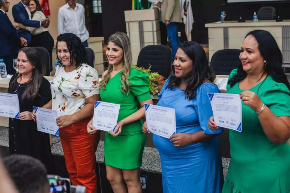 Novos Conselheiros Tutelares tomam em cerimônia na Câmara Municipal de Cacoal