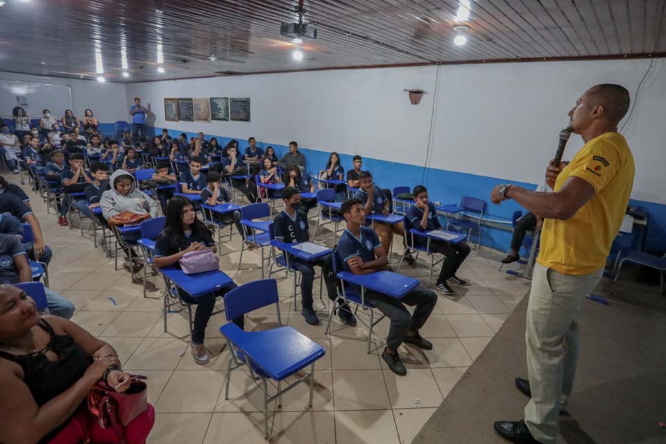 Programa Saúde na Escola leva palestra sobre a Semana Nacional de prevenção a acidentes de trânsito