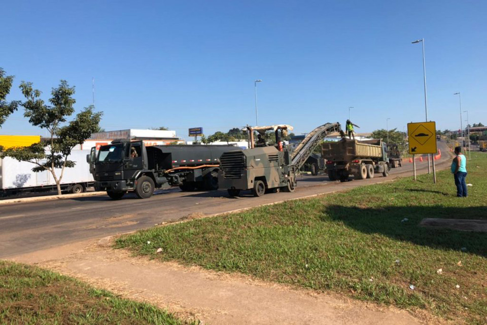 Exército inicia reconstrução de pavimento urbano da BR 364 com serviços para uma malha de boa qualidade