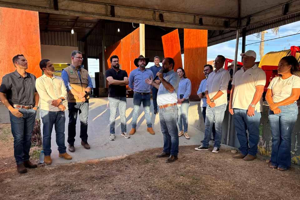 Laerte Gomes acompanha ação do Governo na entrega de maquinários e implementos agrícolas para 21 prefeituras e 19 associações rurais