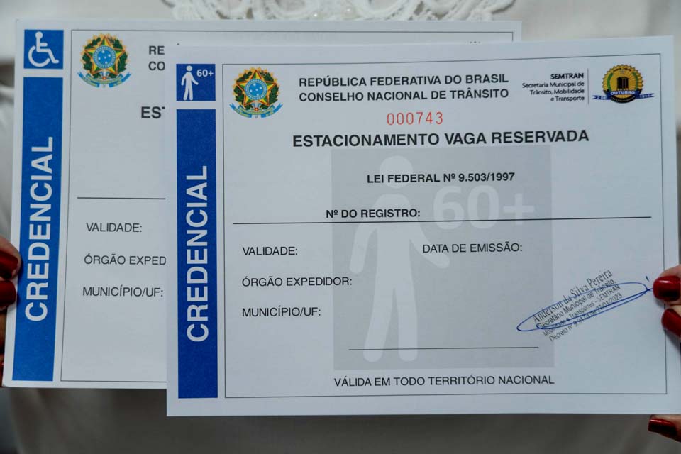 Cerca de 300 credenciais já foram emitidas gratuitamente para estacionamento em vagas reservadas no Porto Velho Shopping