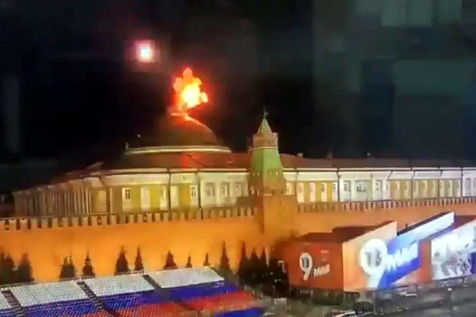 Kremlin anuncia reparação da cúpula de palácio danificada por 'drones'