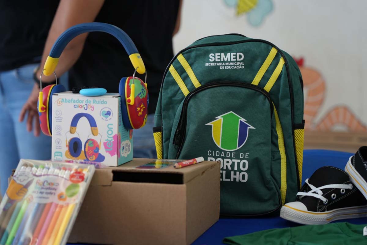Entrega de kits reforça investimento na educação inclusiva