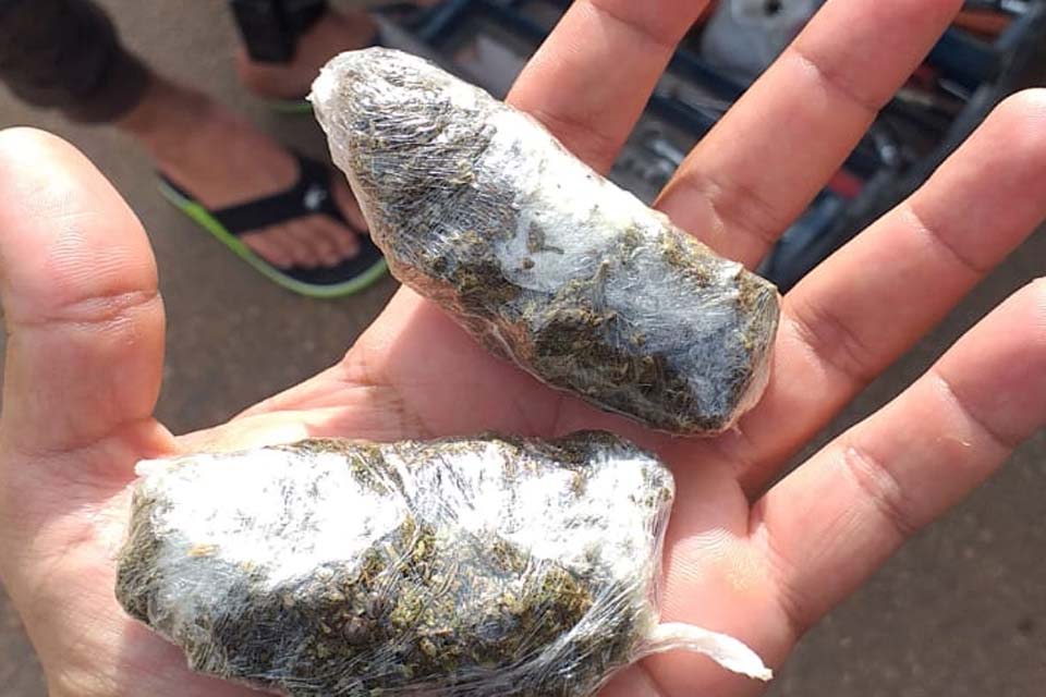 Monitoramento por tornozeleira é preso com maconha na cueca 