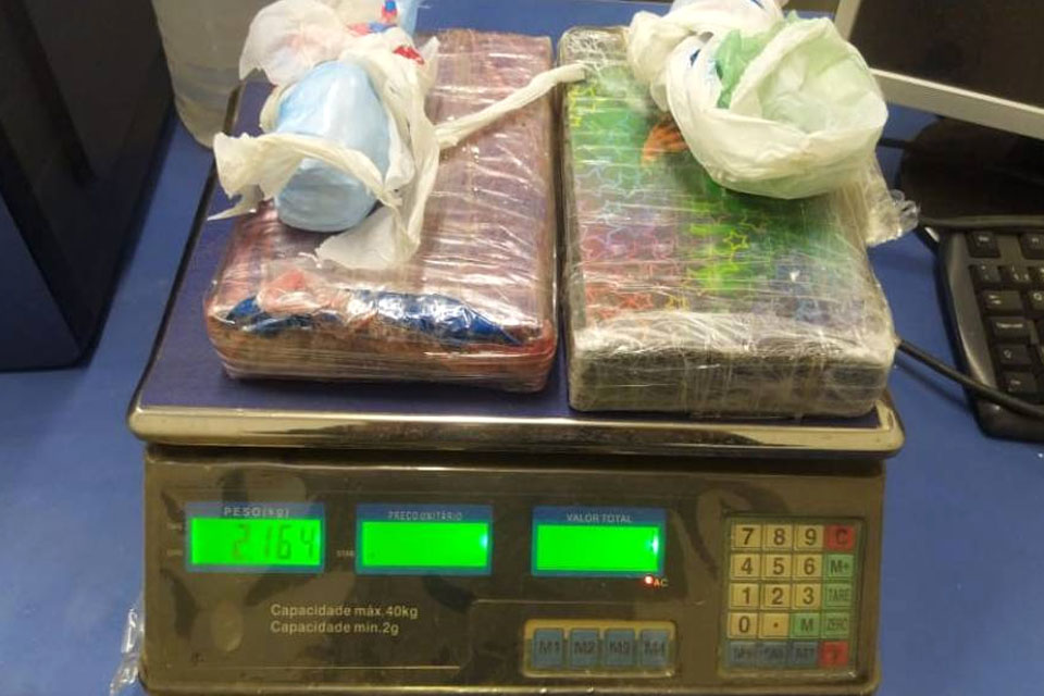 PM prende traficante que estava com 02 kg de cocaína para distribuir 