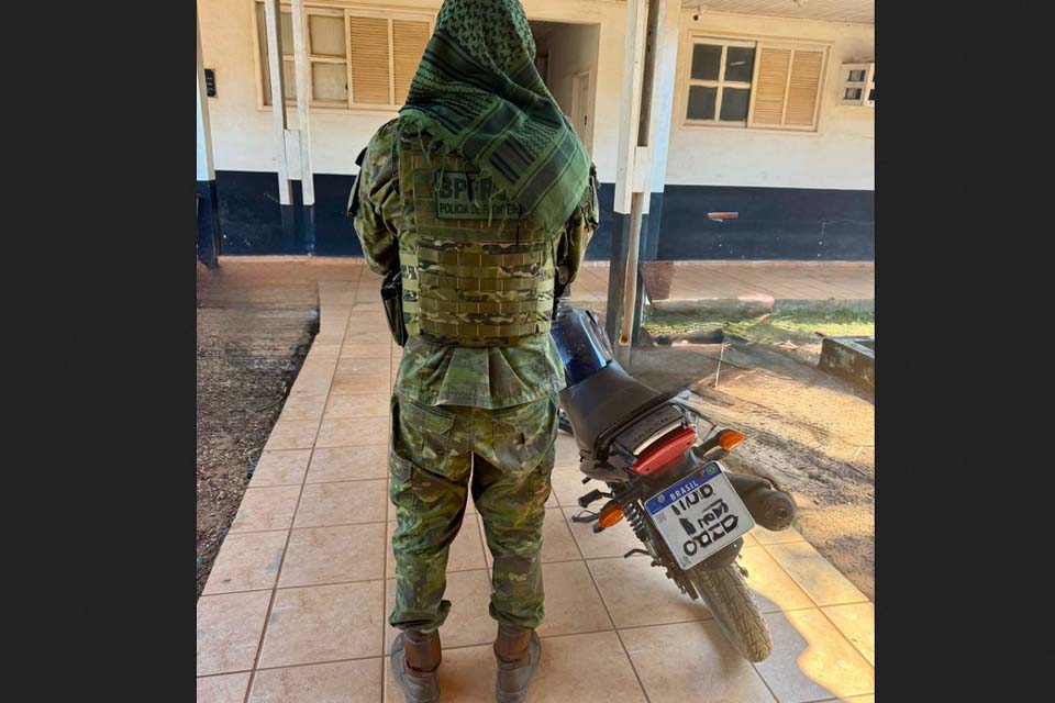 Polícia apreende motocicleta roubada em Guajará-Mirim