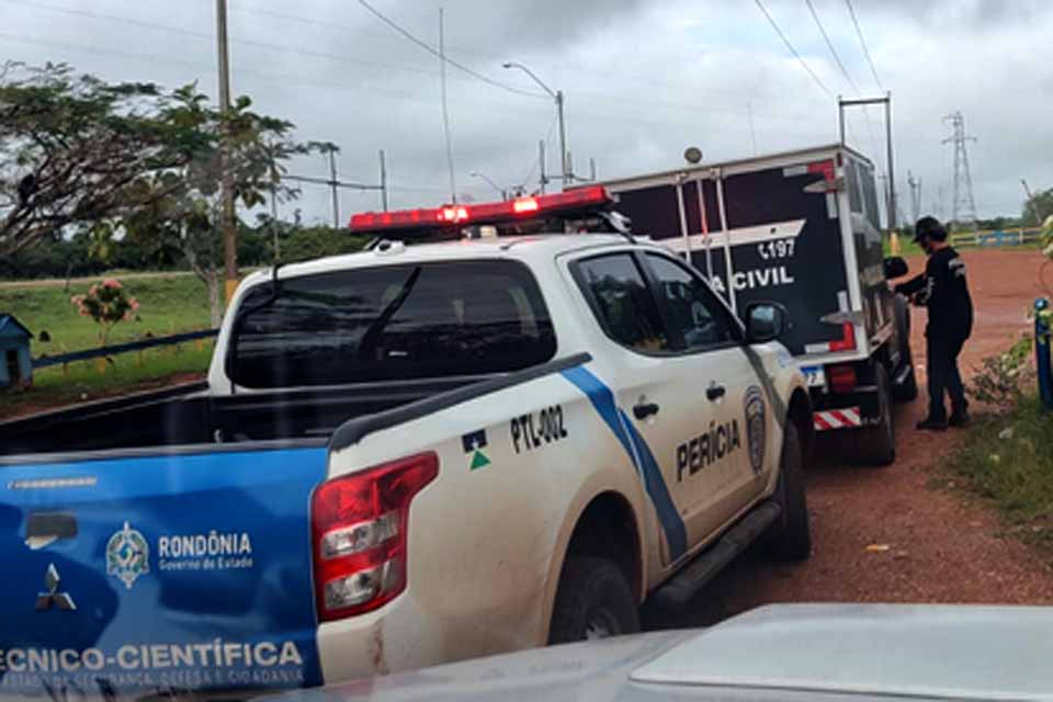 Mulher é presa acusada de matar marido idoso com facada