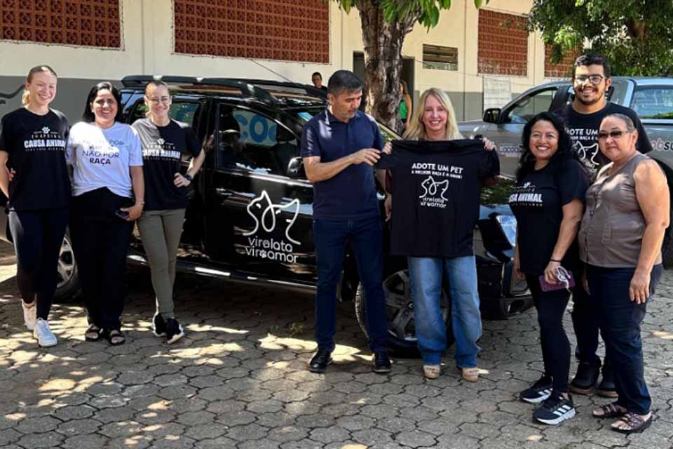 Deputada Ieda Chaves entrega veículo a associação de proteção animal em Cacoal