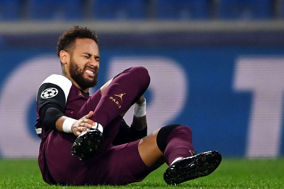 Técnico do PSG confirma lesão de Neymar e prevê volta após 3 semanas