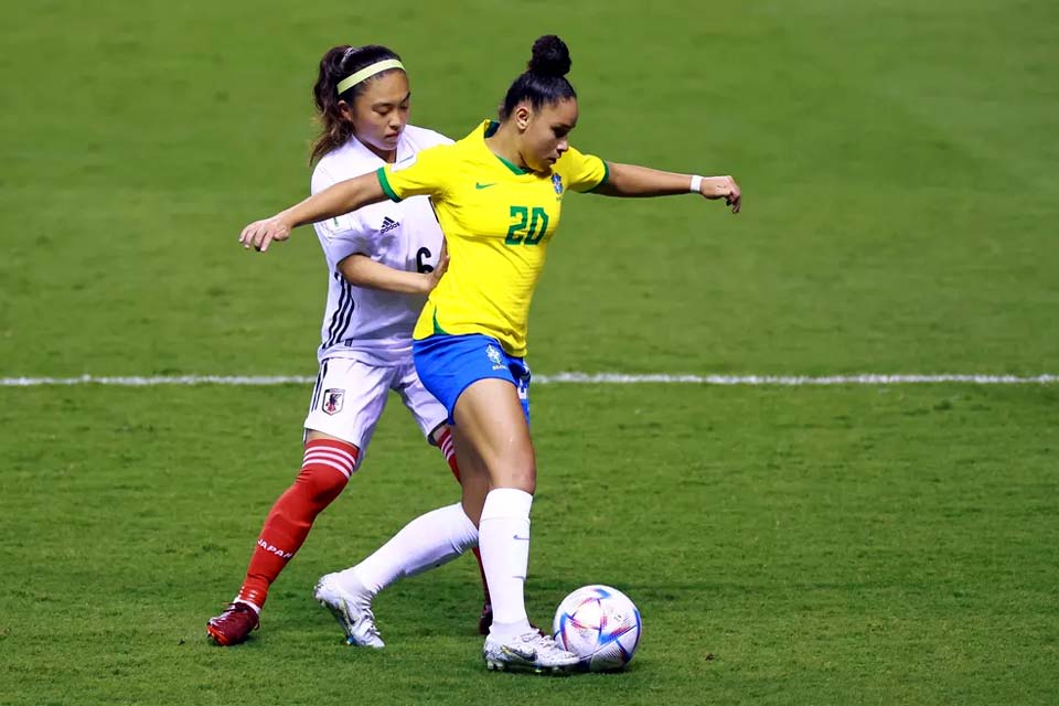 Brasil perde para o Japão e fica fora da decisão do Mundial sub-20 no futebol feminino