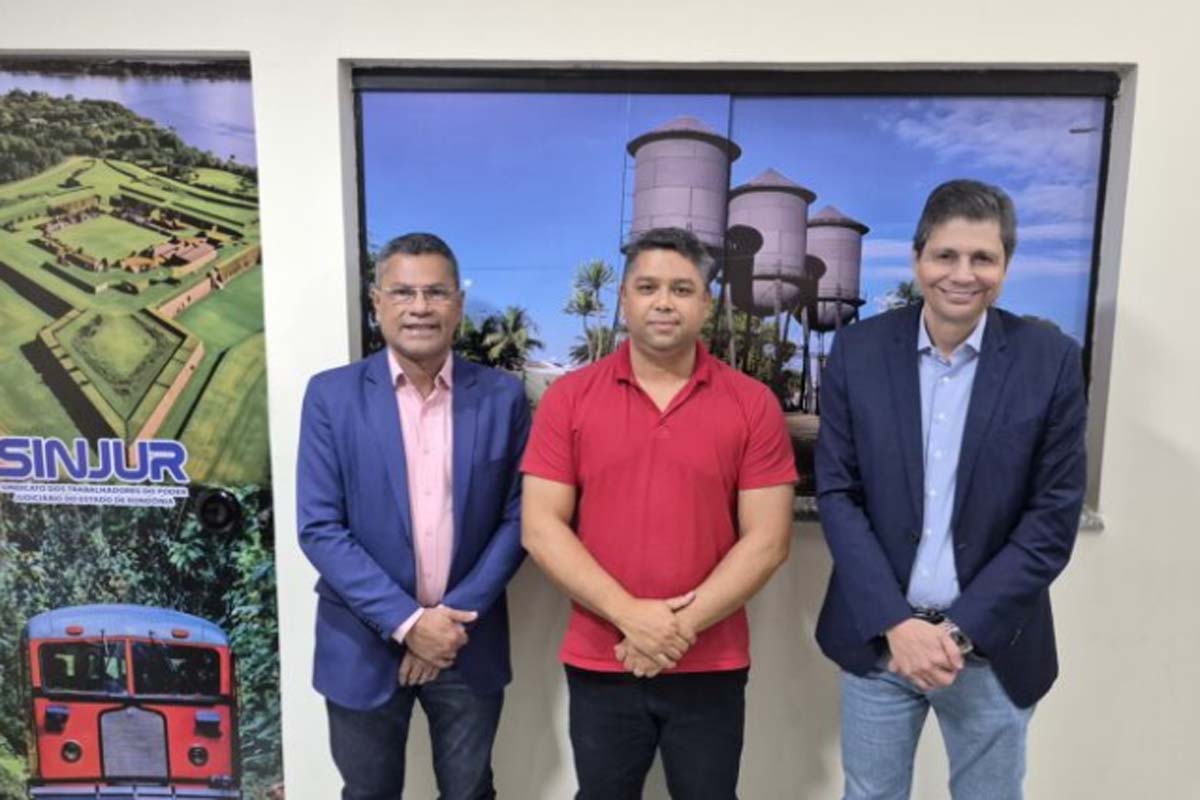 Presidente do SINDSEF-RO, Almir José e André Coelho debatem conjuntura política e blindagem dos servidores