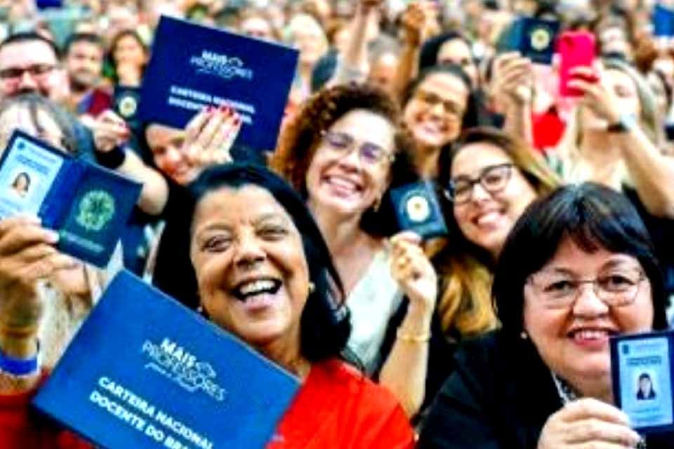 Atualização dos dados dos professores da rede estadual no e-Social federal começa a ser feita pela Seduc