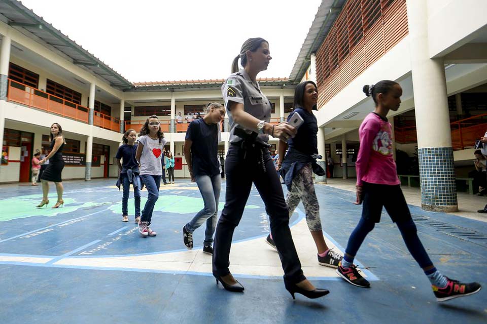 Governo prevê adesão de 54 escolas ao modelo cívico-militar em 2021