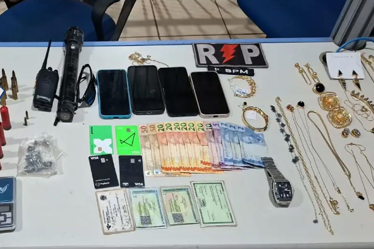 PM recupera materiais de furtos e prende homem por receptação e posse de munição