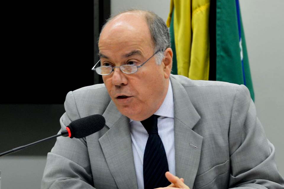 Chanceler diz que Brasil não enviará à Ucrânia munição para tanques